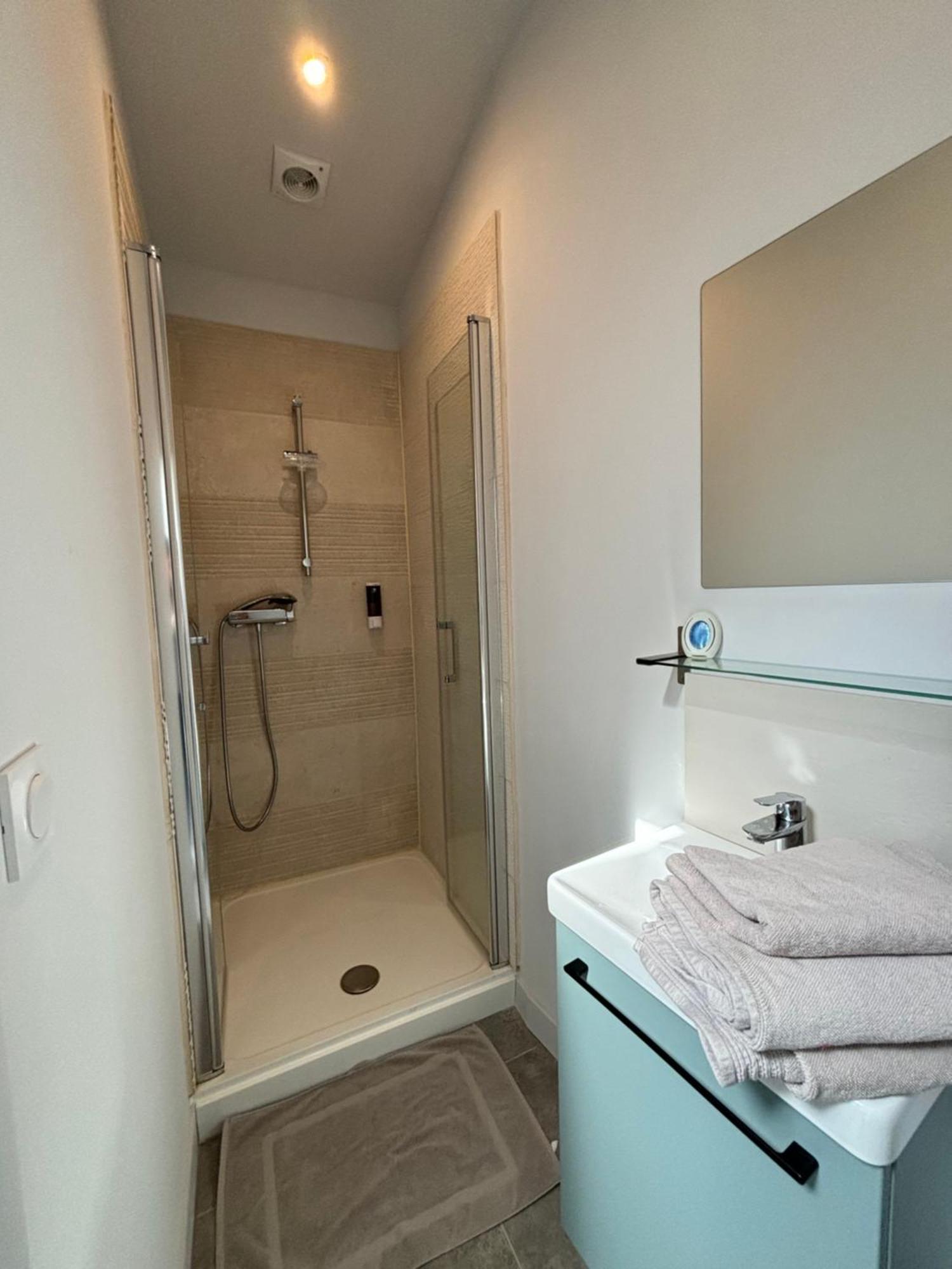 Chez Oma I 1 Appartement Independant Opi I 3 Chambres Privatives Avec Salle D Eau Et Salon Commun Cuisine Commune Wc Commun Patio Commun 亞維農 外观 照片